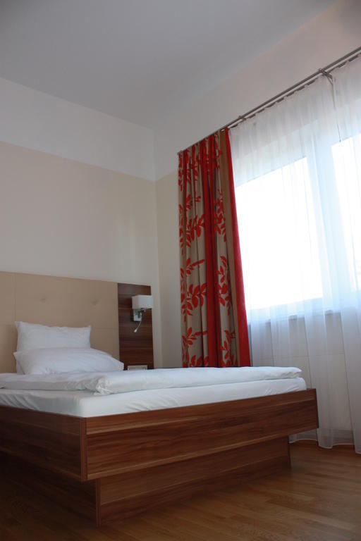 Boarding House Holledau Inn Schweitenkirchen Extérieur photo